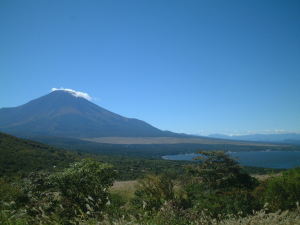 今日撮った山中湖と富士山の写真